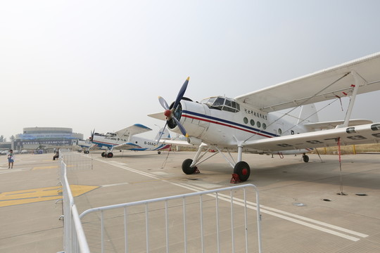 通航飛機