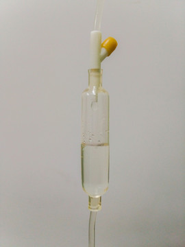 輸液器