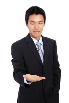 年輕商人手持產(chǎn)品