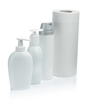 白化妝品噴霧和毛巾