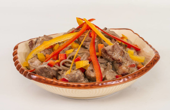 豬肉的亞洲式面條；香辣美味可口
