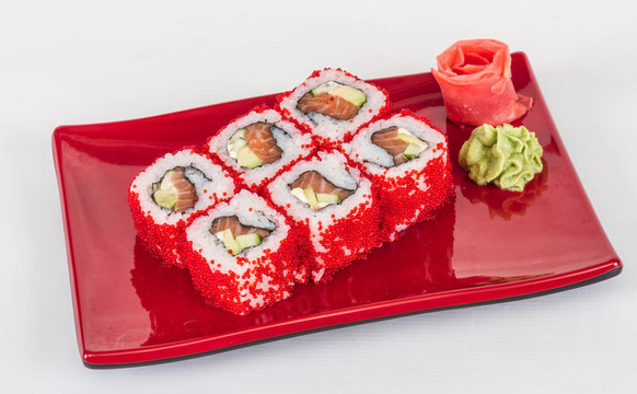 魚子辣真希壽司，熱輥與各種不同類型的Tobiko（飛魚卵）外。三文魚；鱷梨和生菜