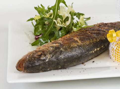 蔬菜鱸魚