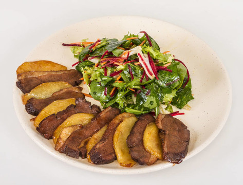 鴨肉；土豆泥加松露油；無(wú)花果和茴香汁
