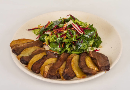 鴨肉；土豆泥加松露油；無花果和茴香汁