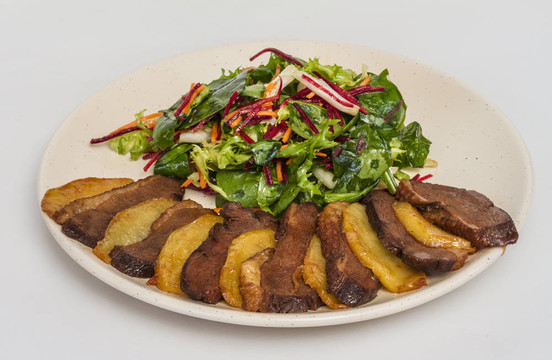 鴨肉；土豆泥加松露油；無花果和茴香汁