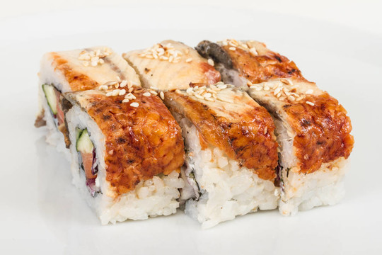 日本傳統(tǒng)美食- Maki Roll黃瓜，奶油奶酪和生鮭魚和鰻魚