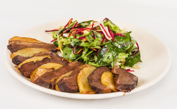 鴨肉；土豆泥加松露油；無花果和茴香汁