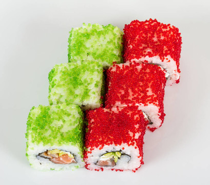 魚(yú)子辣真希壽司，熱輥與各種不同類型的Tobiko（飛魚(yú)卵）和鮭魚(yú)在外面