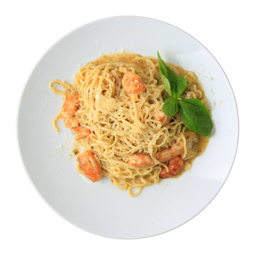Tagliolini與香蒜醬和蝦特寫頂部視圖