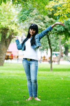 公園里的女孩