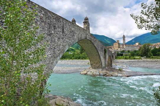 駝背橋。博比奧。Emilia Romagna。意大利.
