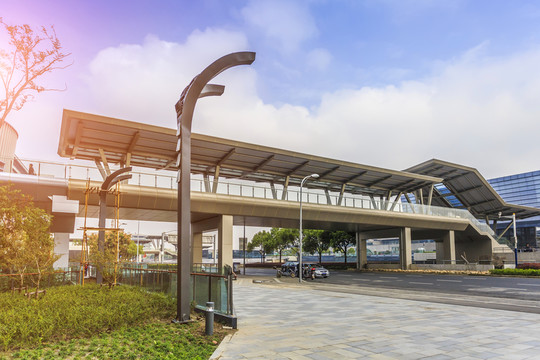 過(guò)街天橋