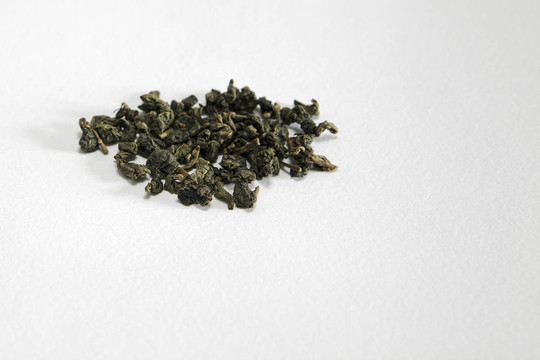烏龍茶的白色背景上的放大圖