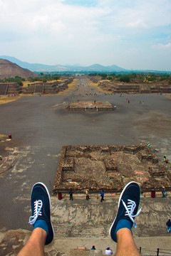 在teotihuac背景的腳
