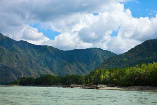 Mountains河