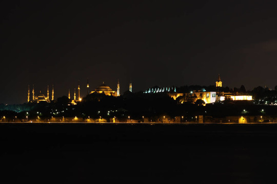 托普卡帕宮；Hagia Sophia；住宿