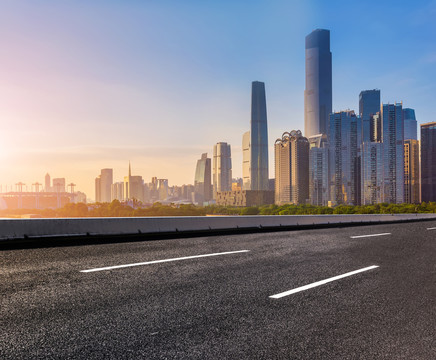 城市道路與現(xiàn)代建筑群