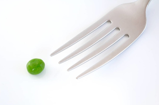 一顆豌豆和一把叉子