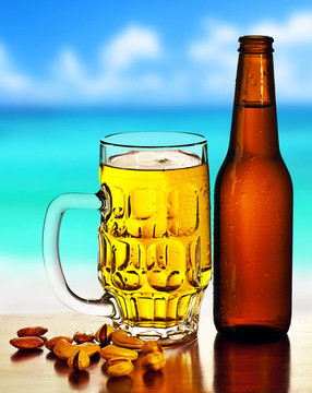 海灘上的冷啤酒