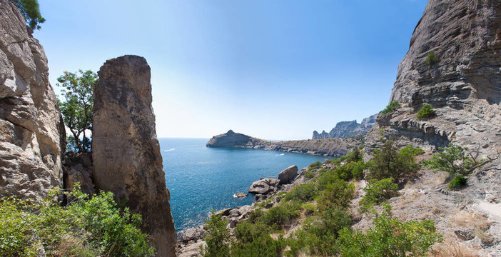 夏天的海岸。蘇達(dá)克海灘。黑海；烏克蘭