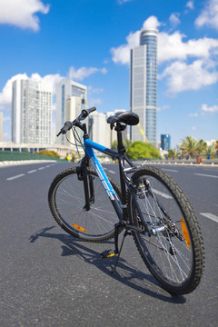 空路上自行車(chē)