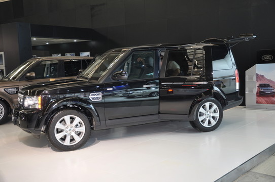 越野車