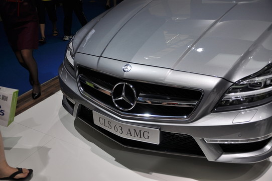 轎車