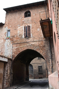 小巷。皮亞琴察。Emilia Romagna。意大利.
