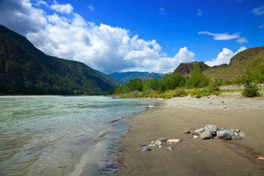 Mountains河