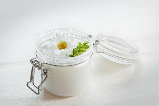 護膚霜和美容花