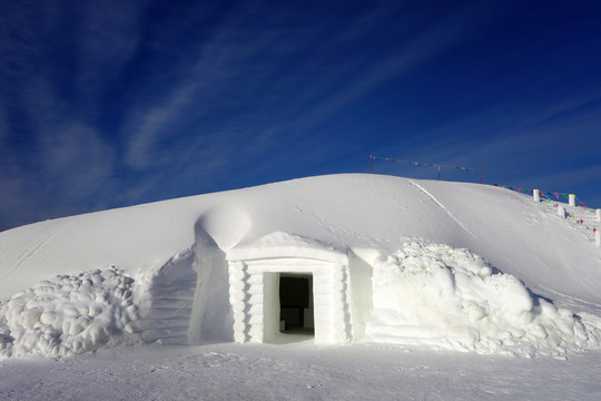雪房子