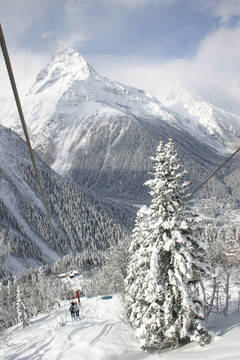 高山；冬季；晴天