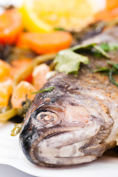 烤鱒魚(yú)