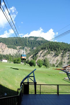 電纜電梯；意大利山地景觀；Dolomiti