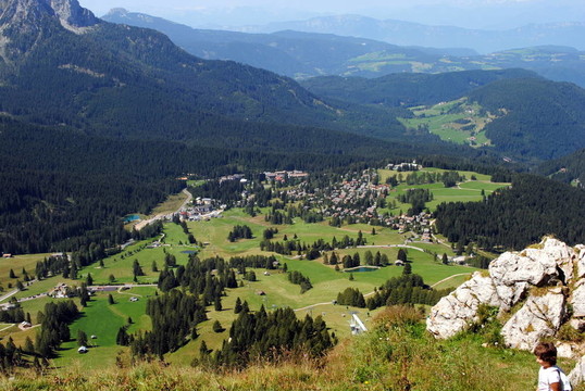 名叫Dolomiti的意大利阿爾卑斯山地景觀；
