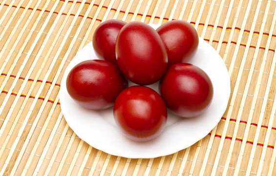 紅色的復(fù)活節(jié)彩蛋