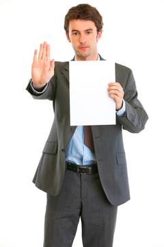 嚴肅的現(xiàn)代商人拿著白紙，擺著手勢