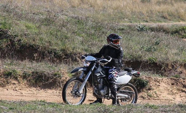 在越野賽道