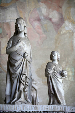 比薩墓園墓地建于1278家神圣的污垢從各各他帶回來的十字軍東征期間。然后成為了比薩的上層階級埋葬的地