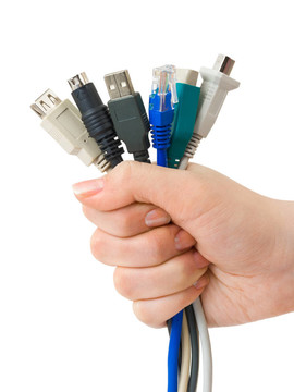 電腦電纜在手