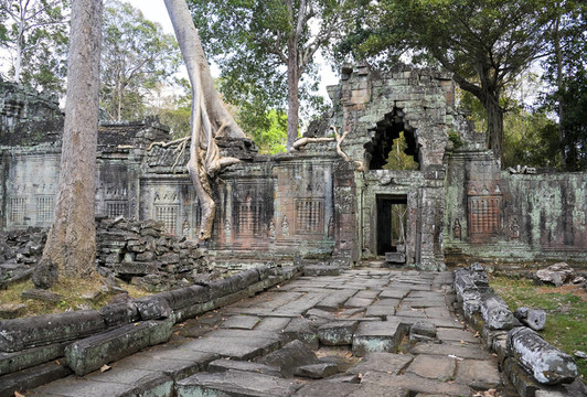柬埔寨圣劍寺；