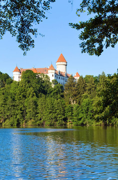 在捷克共和國，塘Konopiste Castle