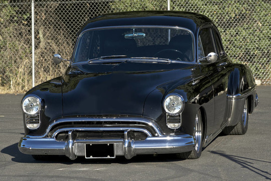 1949黑色跑車