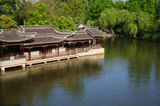 中國(guó)式優(yōu)雅建筑