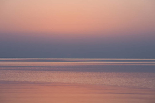 海上日出