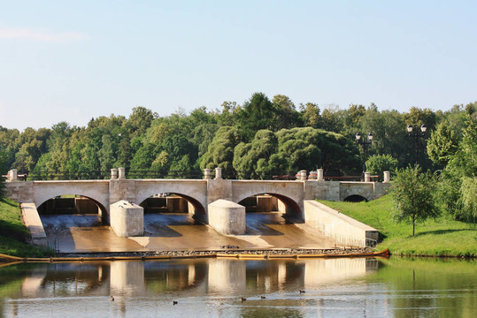 Tsaritsynso大壩（猜橋）