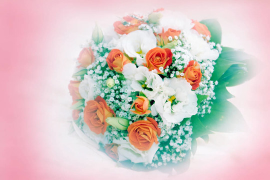 結(jié)婚戒指和鮮花