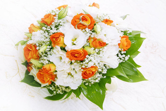 結(jié)婚戒指和花