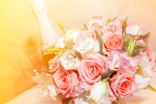 結(jié)婚戒指和花